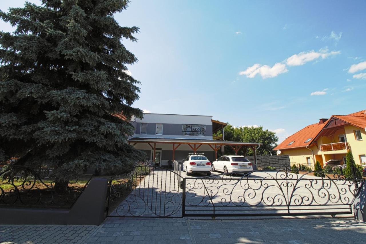 Szitakoeto Panzio Hotel Tiszafüred Exterior foto