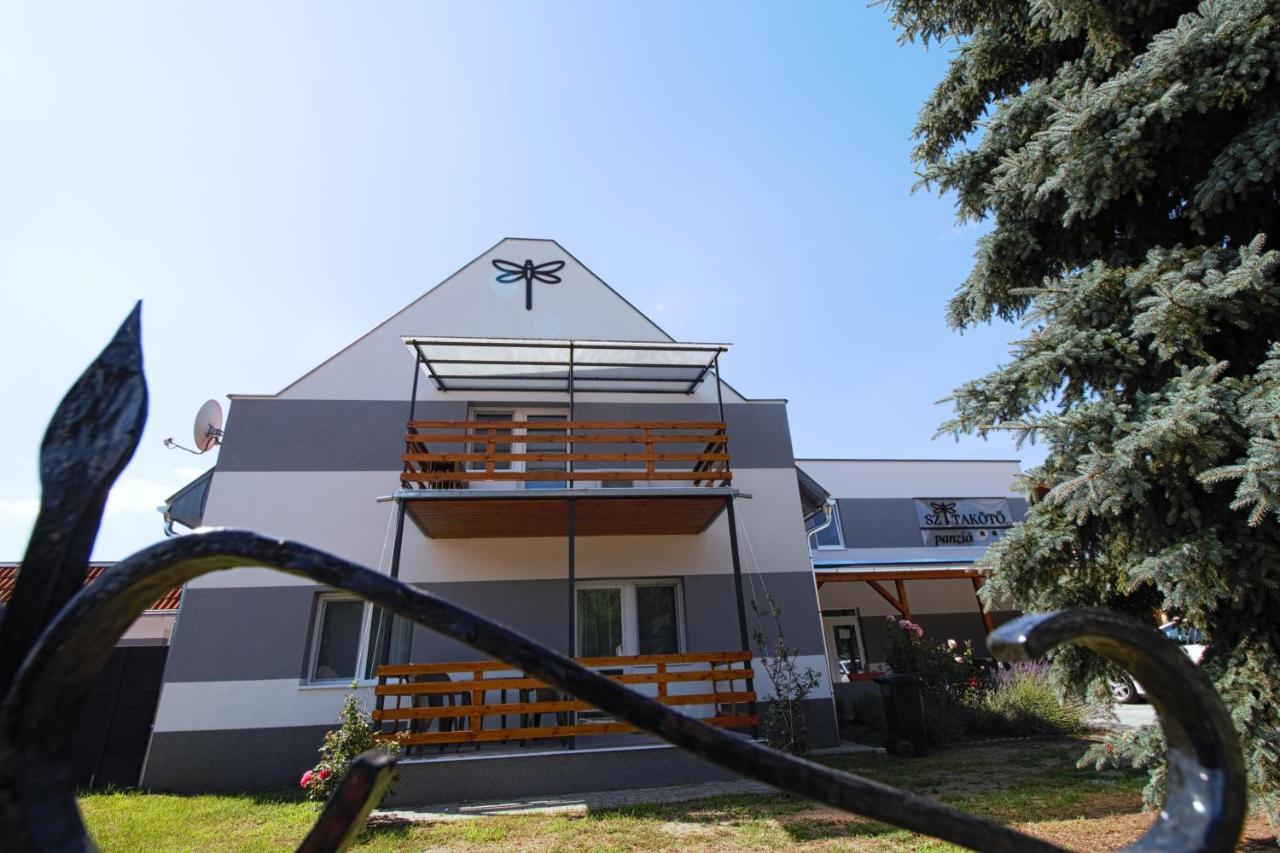 Szitakoeto Panzio Hotel Tiszafüred Exterior foto