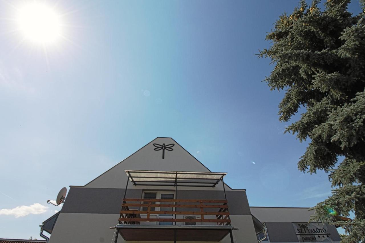 Szitakoeto Panzio Hotel Tiszafüred Exterior foto